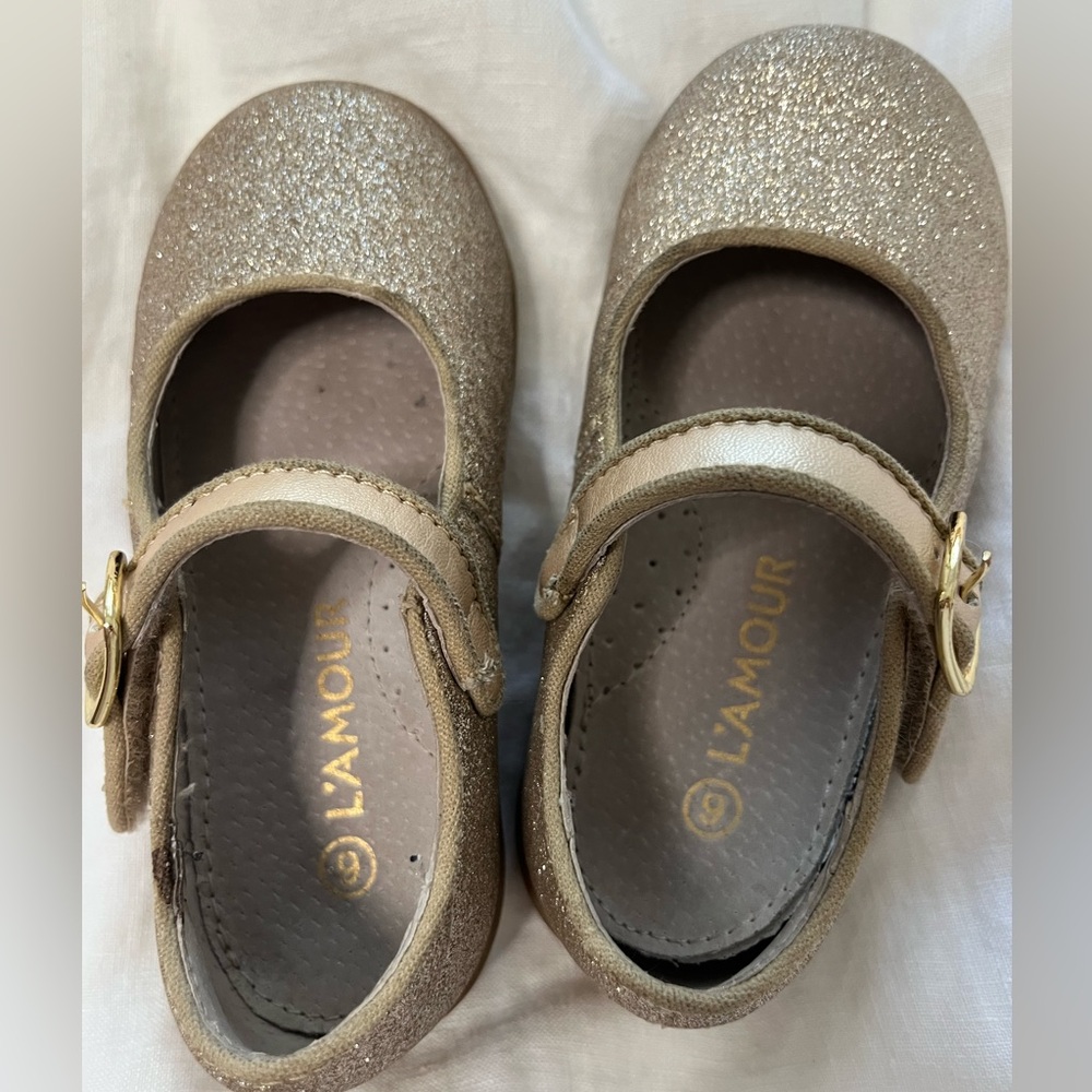 EUC L’amour glitter gold mary janes size 6